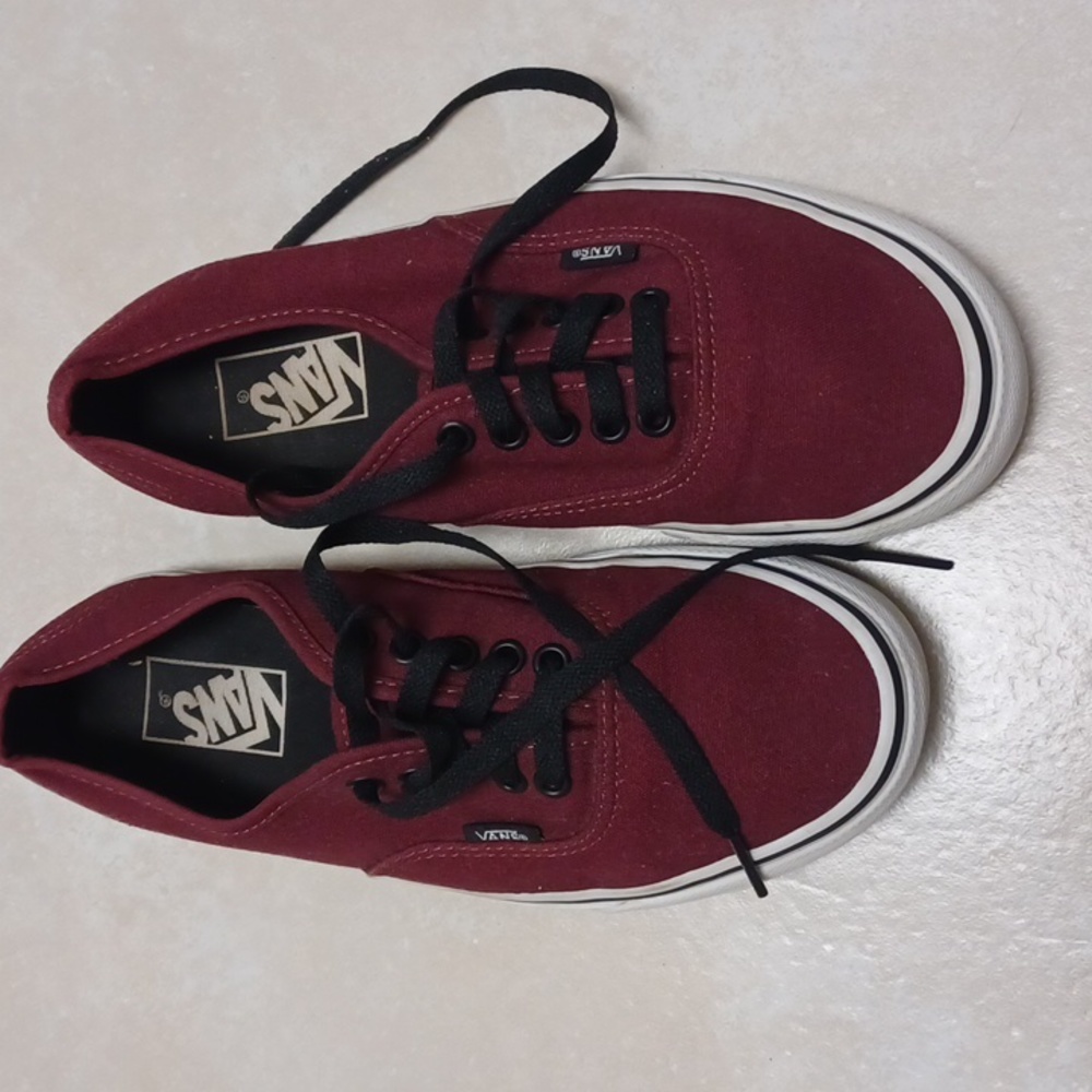 Vans Maroon Burgundy black laces like new sz 7M 8.5W